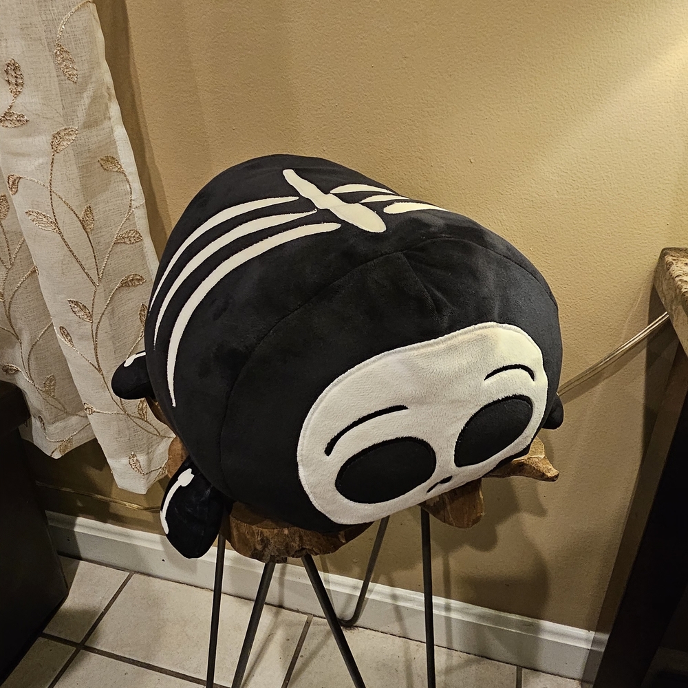 Smoochy Pals- Halloween Skeleton Pillow Plush